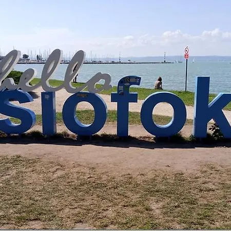 Petit Blanc Vizparti Premium Apartman Siófok