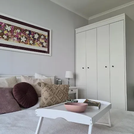 Petit Blanc Vizparti Premium Apartman * Siófok